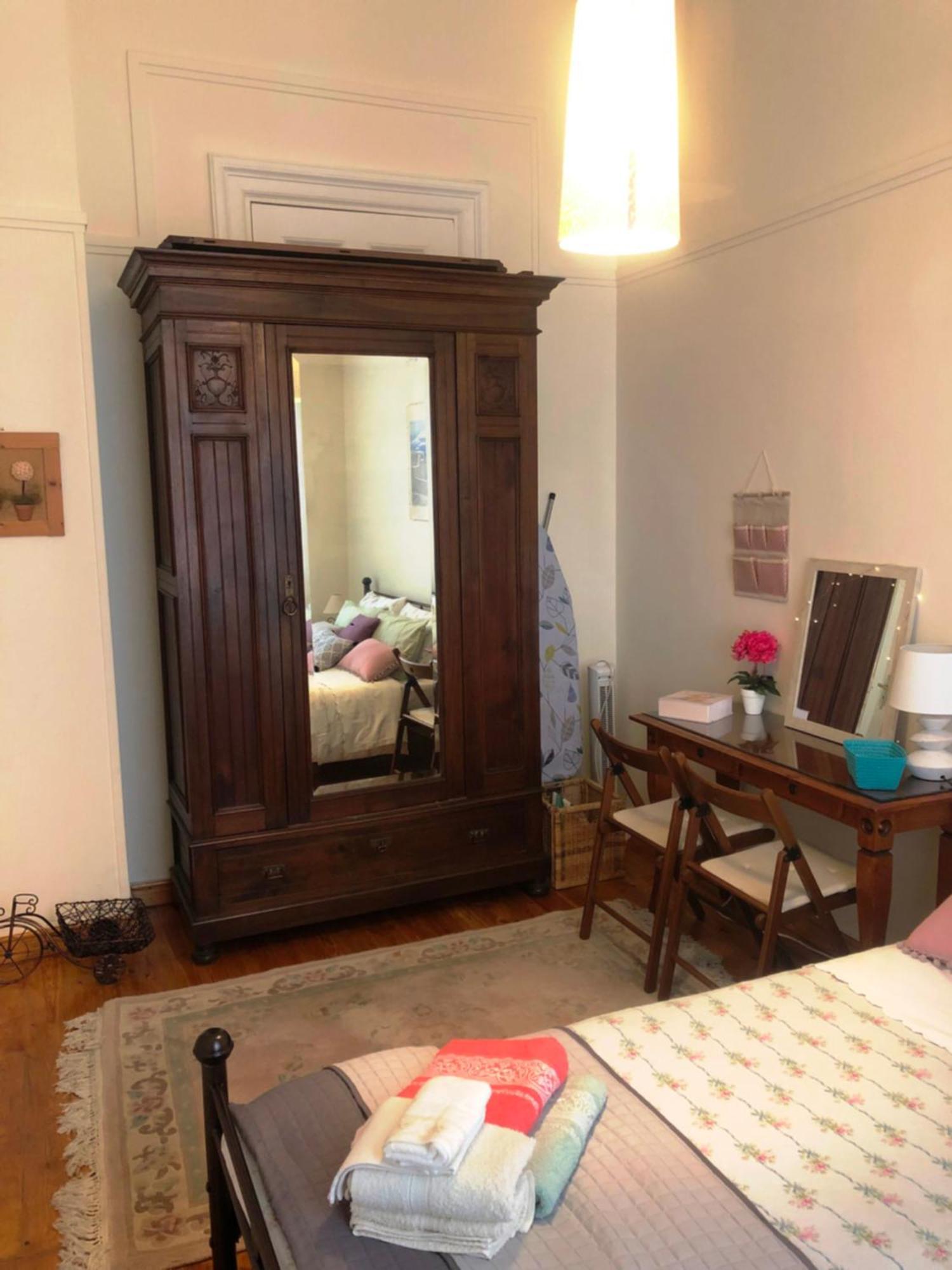 Apartemen 80 m² dengan 3 kamar tidur dan 1 kamar mandi pribadi di Exarchia Athena Bagian luar foto